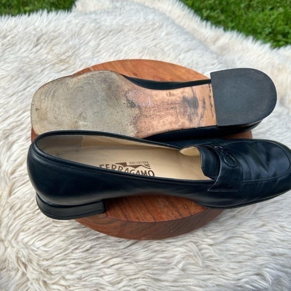 Vintage Salvatore Ferragamos Gancini loafers size 7.5 Black